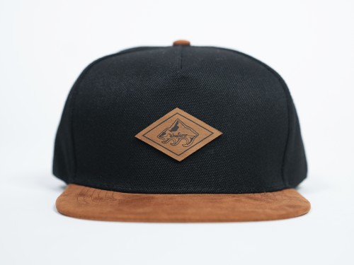 Gorra Premium Regulable Negra Visera Plana Gamuzza Tronador Wayfarer