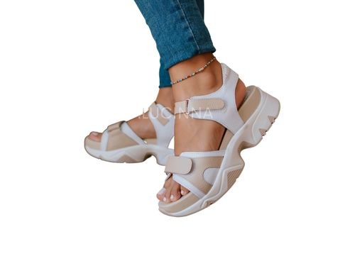 Sandalia deportiva, katara blanco y nude de cuero marca Pia Vitelli