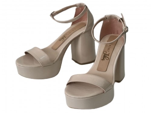Sandalia Miry  charol taco 13cm plataforma 5cm