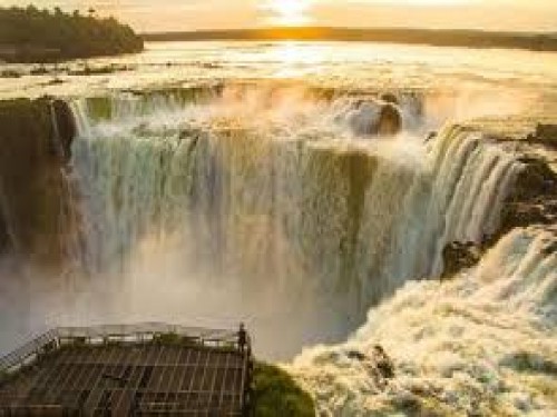 Cataratas del Iguazu 2 pasajeros + desayuno