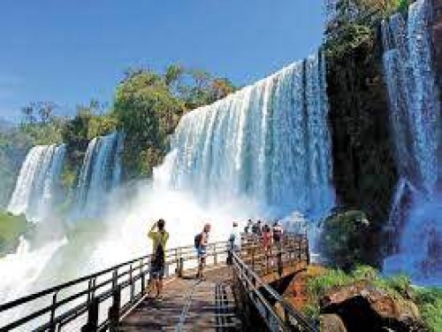 Cataratas del Iguazu , vueos + transfer + estadia con desayuno para 2