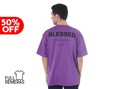 Remera oversize "Blessed" violeta