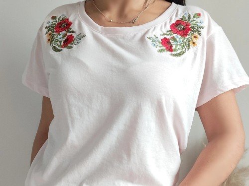 Remera bordada Gardenia