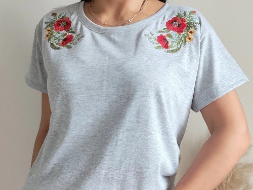 Remera bordada Gardenia