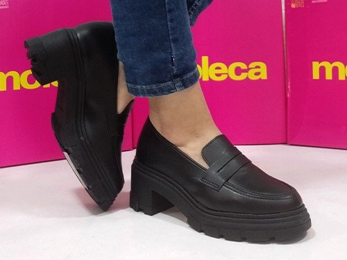 MOLECA. Zapatos mocasines con plataforma y taco medio. Talles 36 al 40