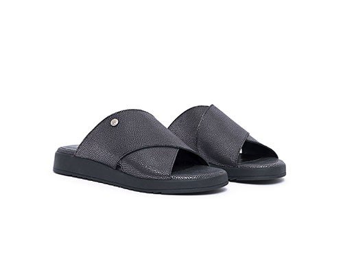 Sandalia de Mujer VIAMO Gadara Negro Chata Flat Cuero Vaca Cómoda