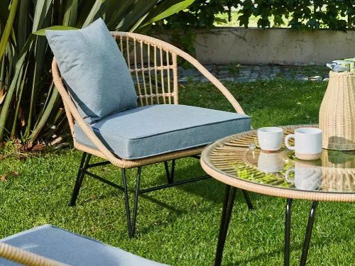 Set de sillones y mesa para exterior con almohadones modelo Pipa