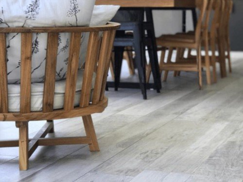 Porcelanato Ilva Smoke Wood Polar 20x120 Gris Polar