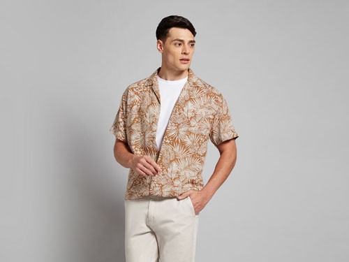 Camisa sport estampada beige