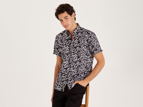 Camisa Estampada Negra