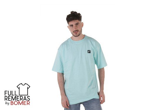 Remera cuello redondo Departures corte oversize verde claro