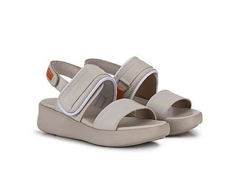 Sandalia de Mujer VIAMO Dash Hueso Cuero Velcro Plataforma Cómodas