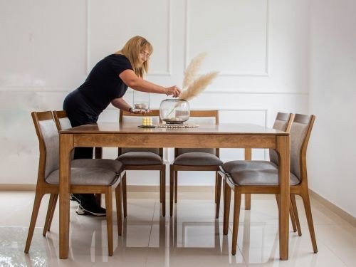 Silla comedor tapizada madera Guatambú Moderna Essen - SILVINA C