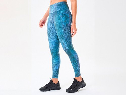Calza deportiva lycra estampada con bolsillo lateral
