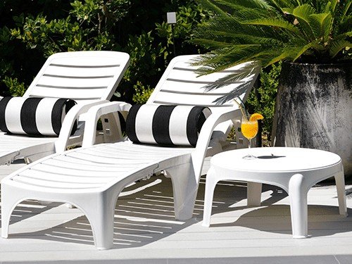 Set 2 Reposeras Carilo + Mesa Puket