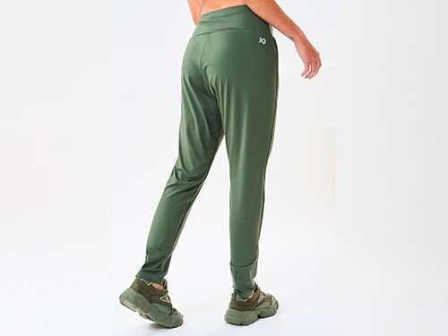 Pantalon deportivo tipo babucha, cintura suave y comoda
