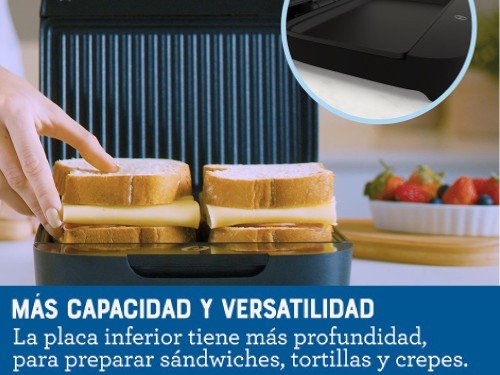 Sandwichera Oster® compacta con platos hondos CKSTSM400