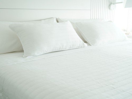 Cubrecama Matelseado de verano con fundas 2 Plazas Blanco