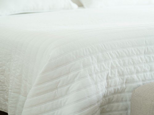 Cubrecama Matelseado de verano con fundas 2 Plazas Blanco