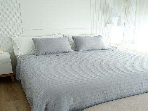 Cubrecama Matelaseado de verano con fundas 2 Plazas Gris