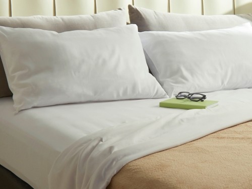 Sábana Golden 2 1/2 Plazas Blanco Cotton Touch 200 Hilos