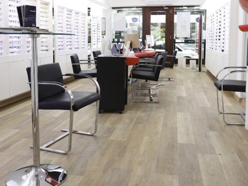 Pisos PVC sistema click flotante 4,7mm + manta IXPE incorporada