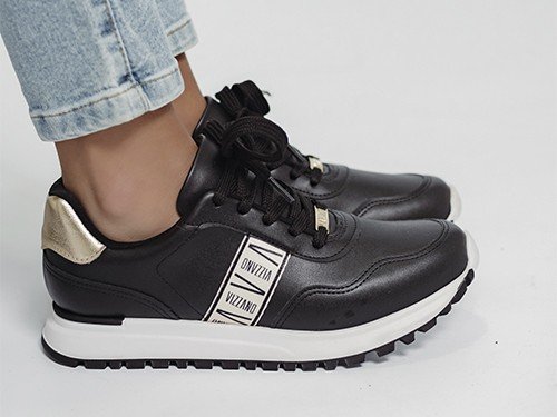 VIZZANO. Zapatilla urbana de mujer, estilo retro.