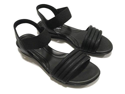 Sandalia baja PICCADILLY, estilo urbano, horma amplia.