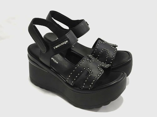 Sandalia alta SAVAGE, estilo urbano con plataforma.