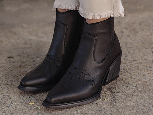 SAVAGE. Texana caña baja, bota corta de cuero.