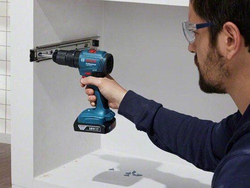 Taladro percutor inalámbrico 1/2" 18V con batería y maletín Bosch