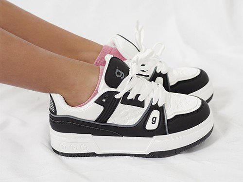 Zapatilla urbana de mujer GUMMI Magic.