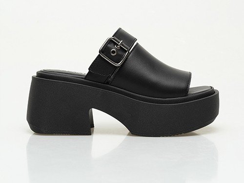 Sandalias Plataforma de Cuero Negro. Hebilla Metálica. Urbanas Trendy