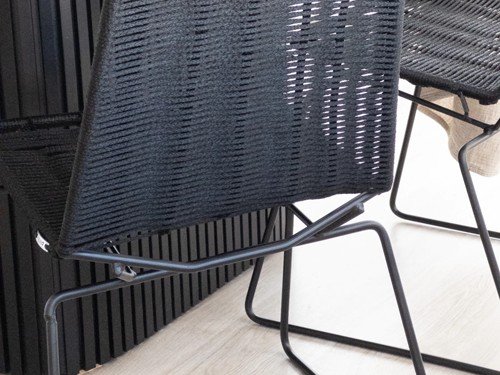 Silla de comedor Asia II de hierro tejida en soga con respaldo alto