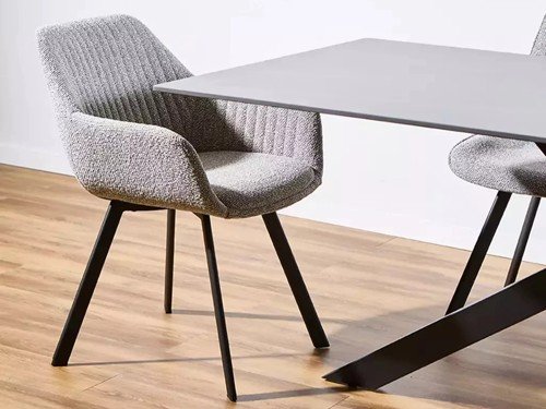 Silla de comedor Berlín tapizada con base metálica