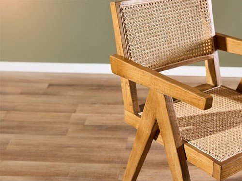 Silla de comedor Capitol con apoyabrazos y estructura de madera