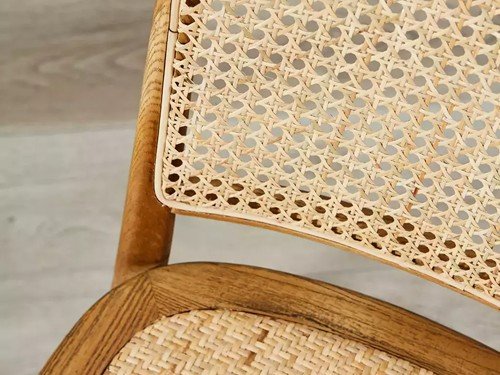 Silla de comedor Catedral con estructura de madera y esterilla