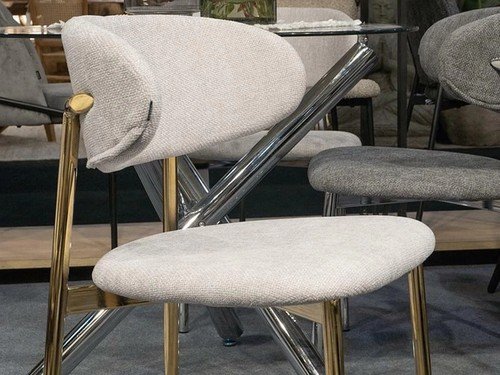 Silla de comedor Cora tapizada con respaldo alto metálico