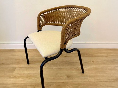 Silla Formentera metálica tejida en soga y tapizada en lona náutica