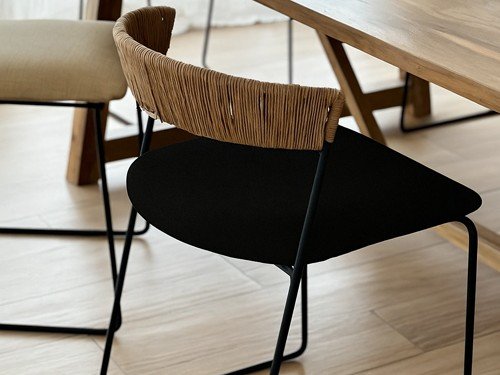 Silla de comedor Mallorca I moderna tapizada con base metálica