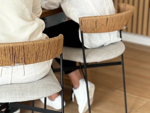 Silla de comedor Mallorca I moderna tapizada con base metálica