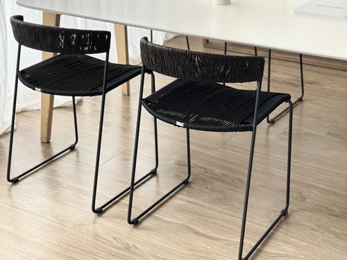 Silla de comedor Mallorca I moderna tejida con base metálica