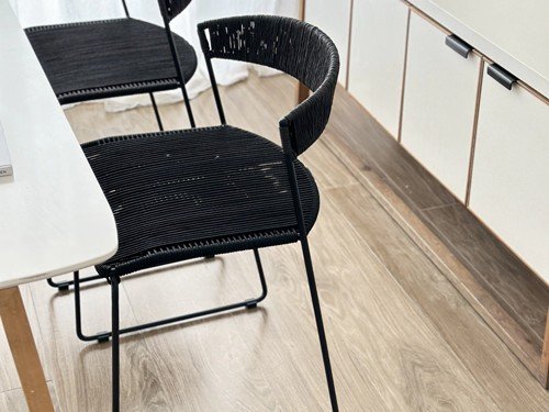 Silla de comedor Mallorca I moderna tejida con base metálica