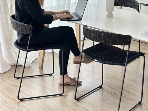 Silla de comedor Mallorca I moderna tejida con base metálica