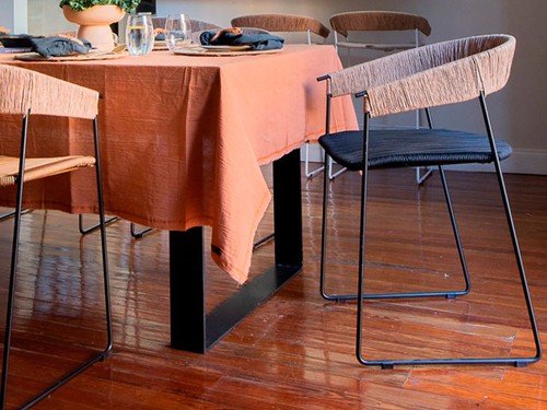 Silla de comedor Mallorca II con apoyabrazos y asiento tejido