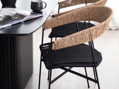 Silla de comedor Mallorca II con apoyabrazos y asiento tejido