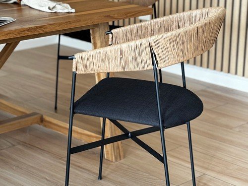 Silla de comedor Mallorca II con apoyabrazos y asiento tapizado