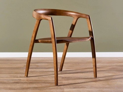 Silla de comedor Malta de madera maciza con apoyabrazos