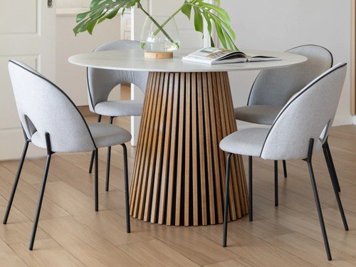 Silla de comedor Manhattan tapizada con base metálica y respaldo alto