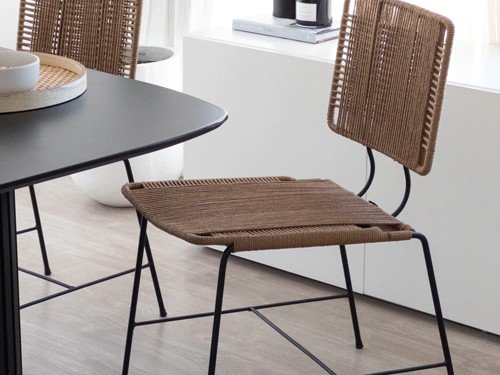 Silla de comedor Mónaco tejida con estructura metálica resistente